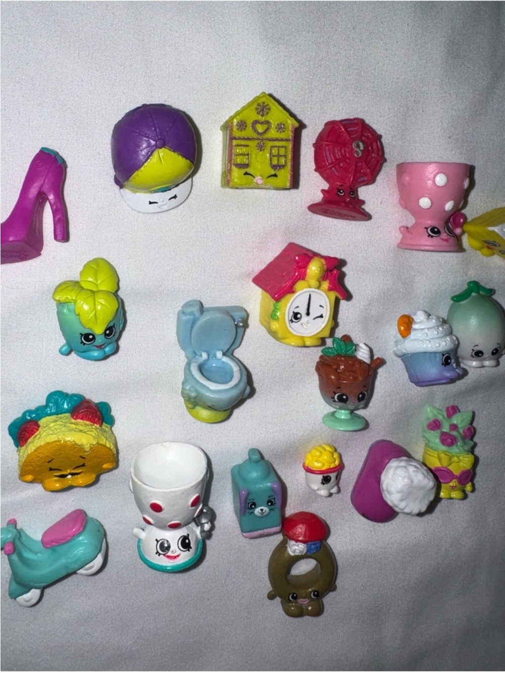 Shopkins bundle - Picture 3 of 5